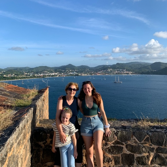 Urban outfitters BDG mom jean shorts size 27 - Picture 3 of 4